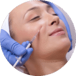 Fundo de mármore branco com destaque para aplicação de Botox na clínica Harmodont em Sorocaba.