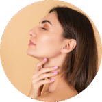 Fundo de mármore branco com destaque para o tratamento estético de lipólise de papada na clínica Harmodont em Sorocaba.