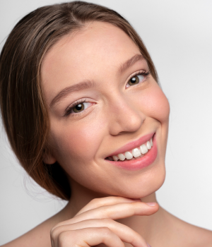 Realce seu sorriso com clareamento dental profissional em Sorocaba na clínica Harmodont.